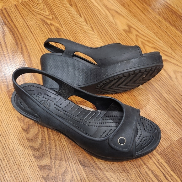 CROCS Shoes - Crocs Sandals Havana Slingback Black Rubber Open Toe Casual Wedge Heels Size 10